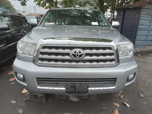 Toyota Sequoia 2015 Silver