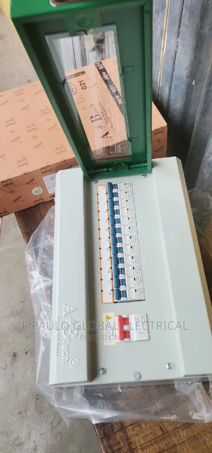 D12 Consumer Units 12 BREAKERS