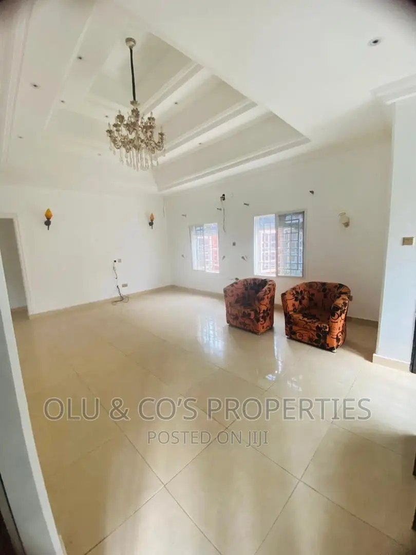 3bdrm Bungalow in Behind Citec, Mobbar for rent