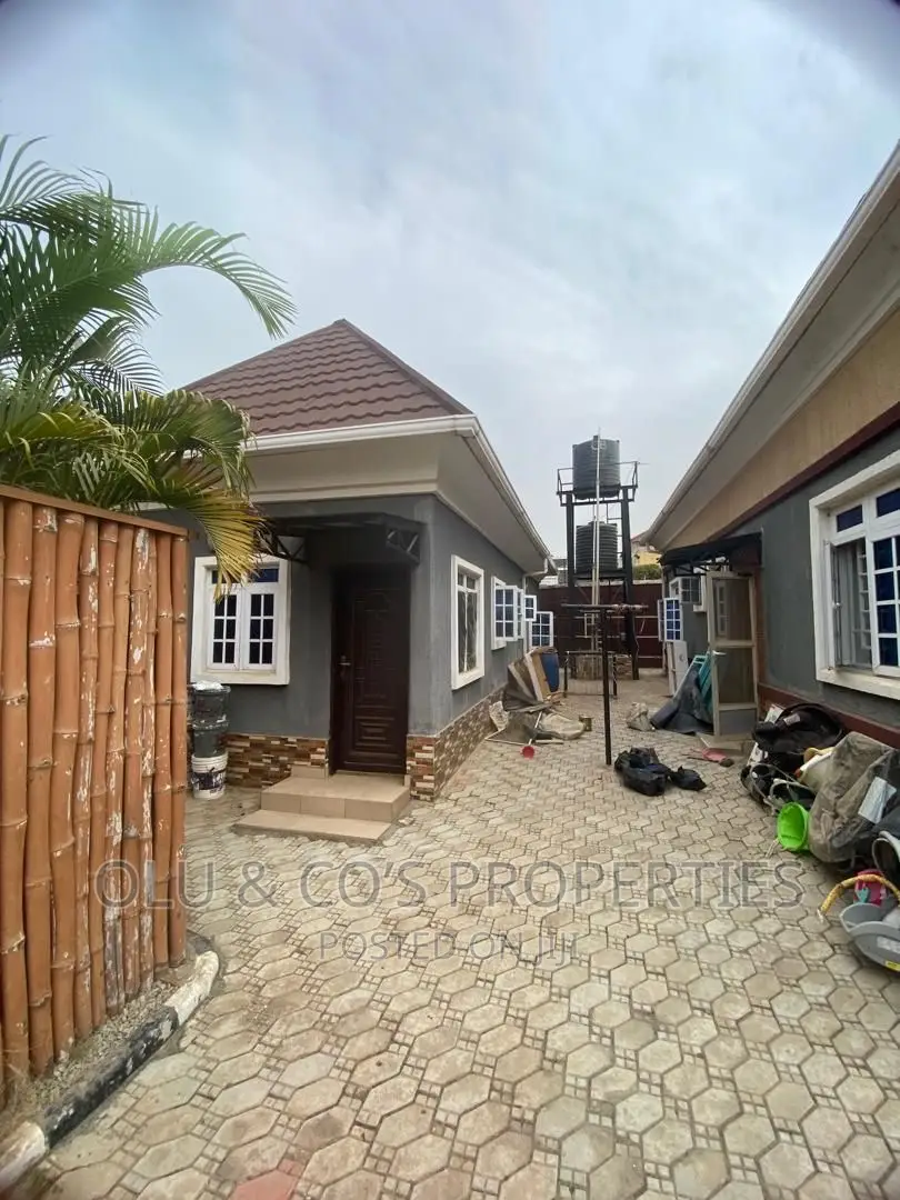 3bdrm Bungalow in Behind Citec, Mobbar for rent