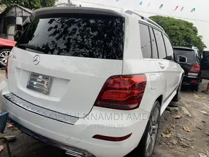 Mercedes-Benz GLK-Class Base GLK 350 4dr 4x2 (3.5L 6cyl 7A) 2015 White