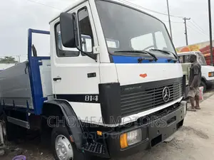 Mercedes Benz Truck 2002