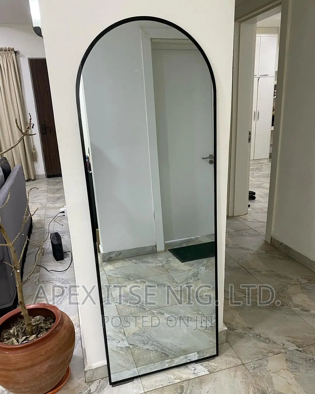 Stand Alone Mirror