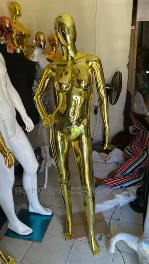 Size 8 Gold Mannequin