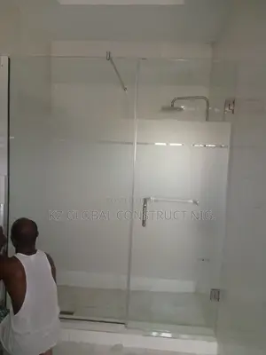 Bathroom Cubicle With Frosting Volume 1