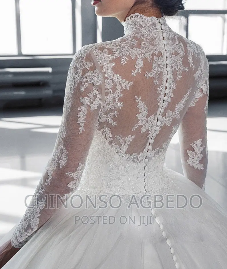 Luxurious Beautiful Wedding Gown Complete Set
