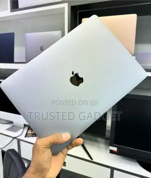 Laptop Apple MacBook Pro 2020 M1 8GB Intel Core i5 SSD 256GB