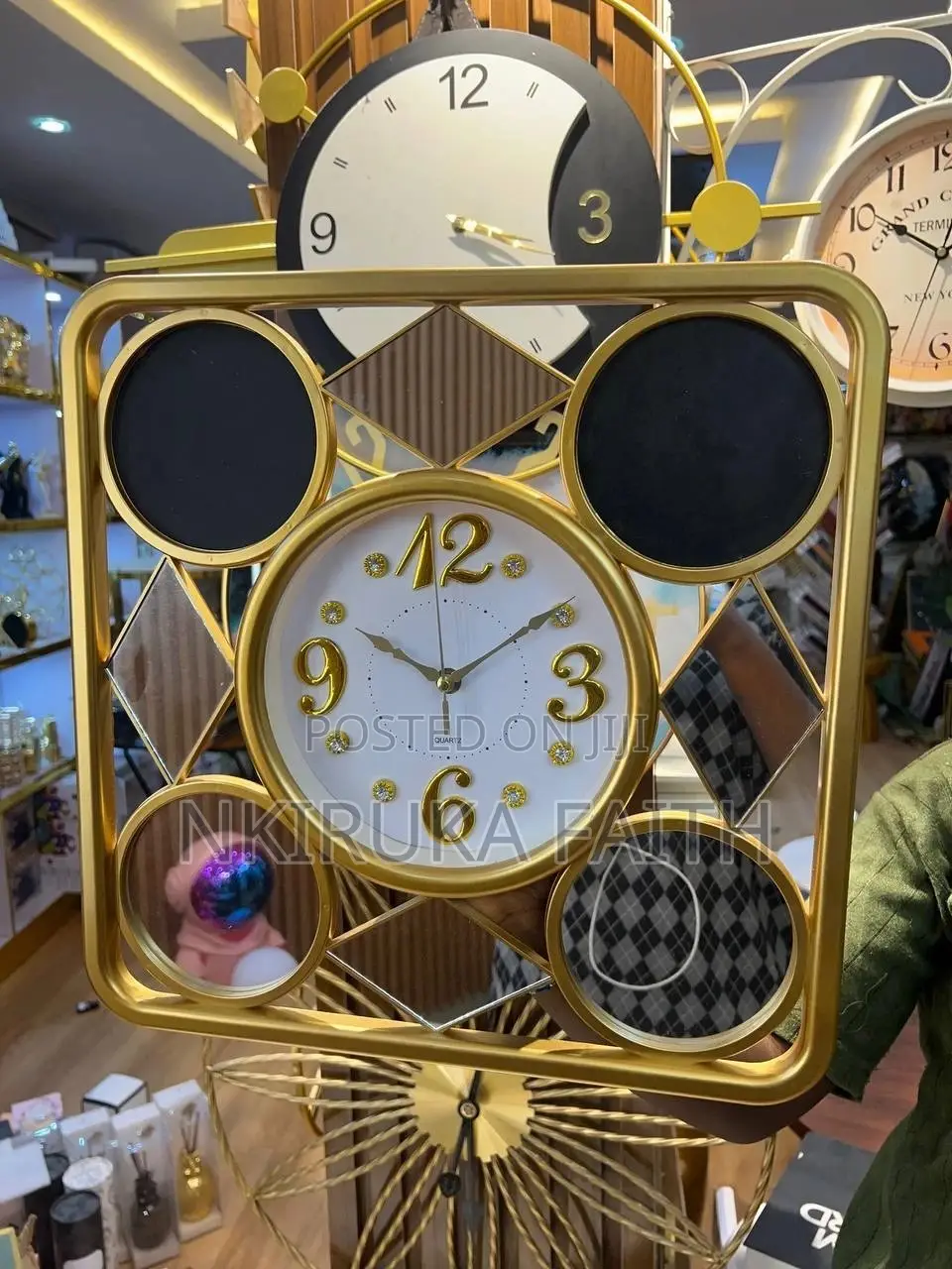 Meduim Luxury Wallclock