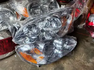 Headlamp Toyota Corolla 2006