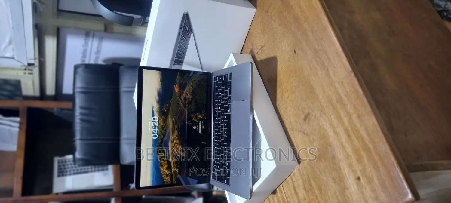 Laptop Apple MacBook Pro 2020 16GB Intel Core I7 SSD 512GB