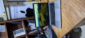 Laptop Apple MacBook Pro 2018 8GB Intel Core I5 SSD 256GB