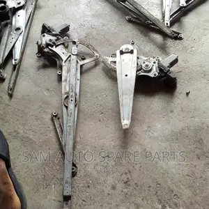 Toyota Camry 08 Engine Glass Front Left and Back Left