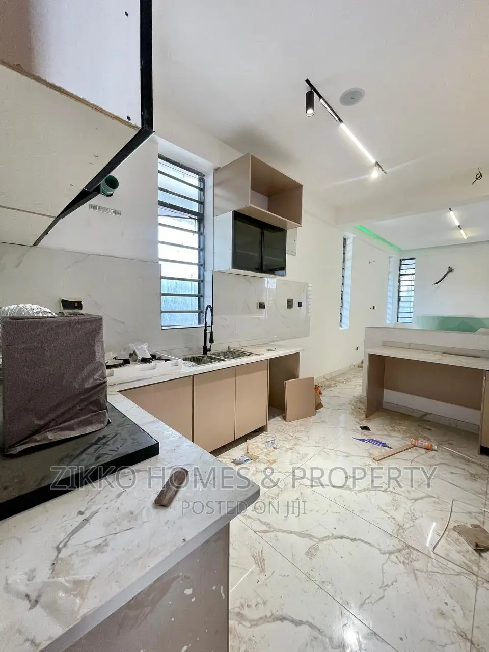 1bdrm Apartment in Lekki for sale