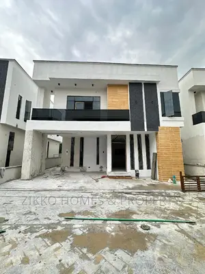5bdrm Duplex in Chevron Drive for sale