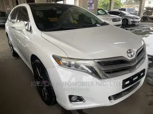Toyota Venza Limited AWD V6 2013 White