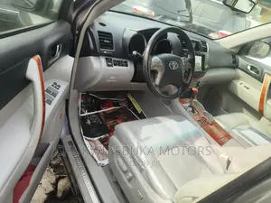 Toyota Highlander Limited 2010 Gray