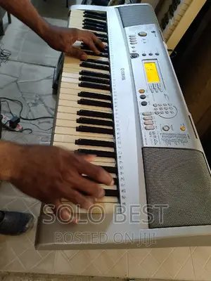 PSR E 303 Yamaha Keyboard