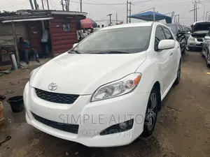 Toyota Matrix XRS Hatchback FWD (2.4L 4cyl 5A) 2010 White
