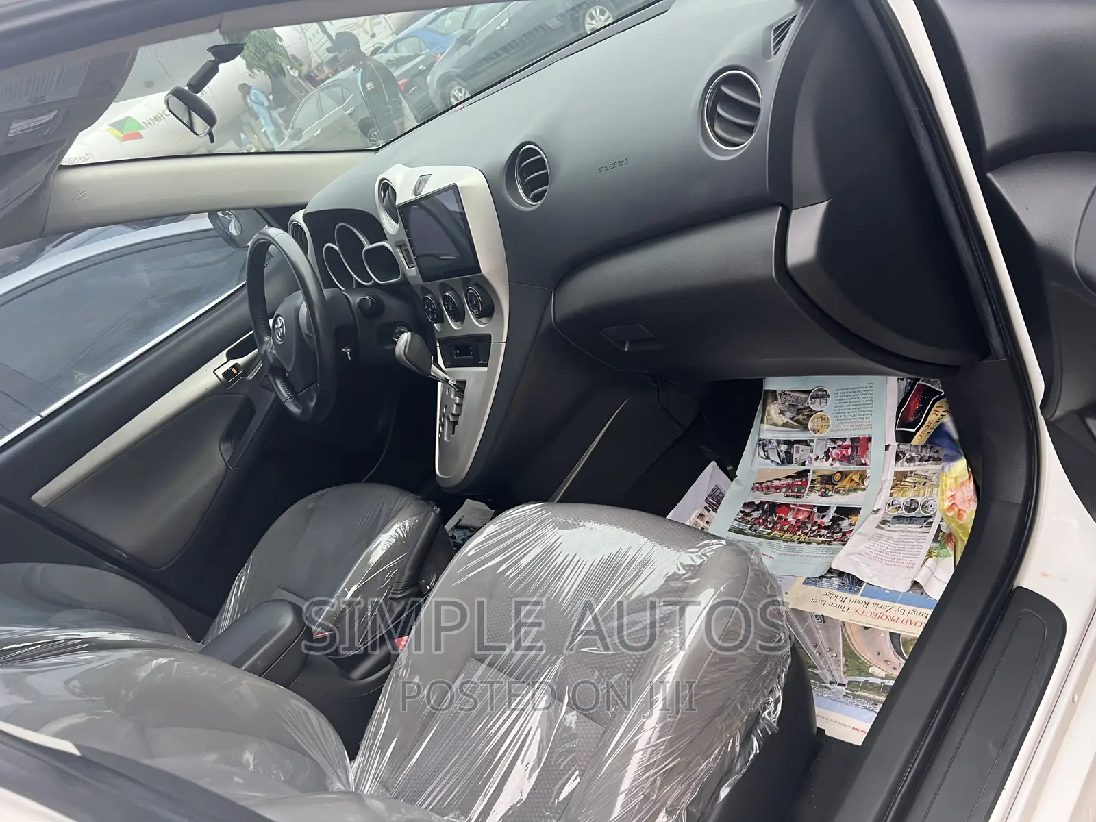 Toyota Matrix XRS Hatchback FWD (2.4L 4cyl 5A) 2010 White