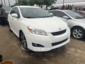 Toyota Matrix XRS Hatchback FWD (2.4L 4cyl 5A) 2010 White