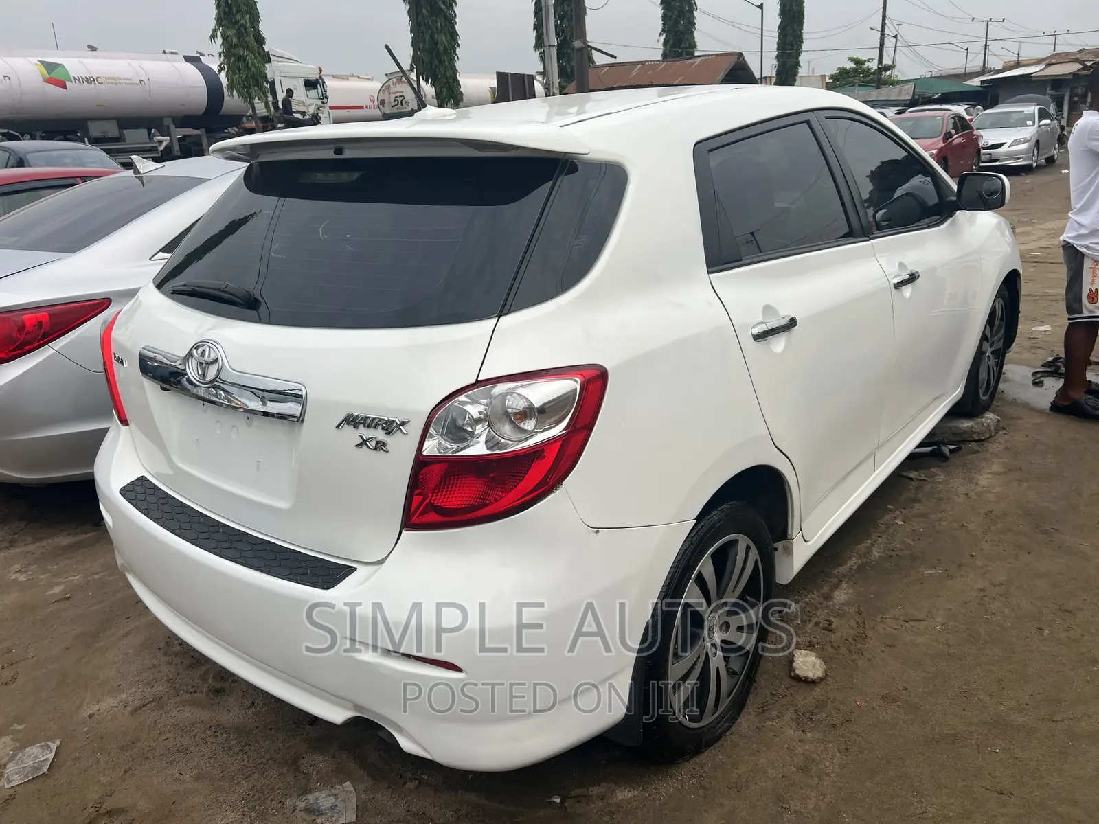 Toyota Matrix XRS Hatchback FWD (2.4L 4cyl 5A) 2010 White