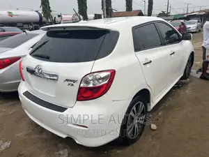 Toyota Matrix XRS Hatchback FWD (2.4L 4cyl 5A) 2010 White