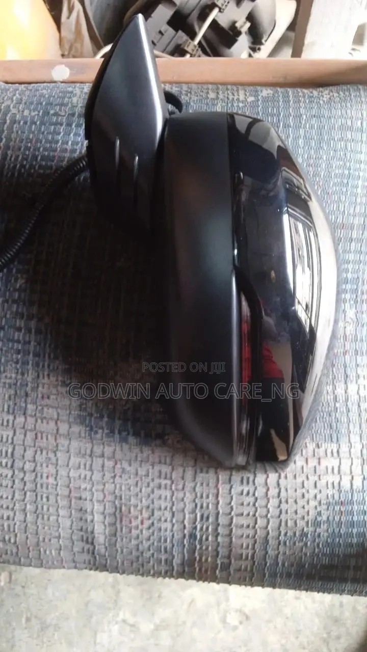 Side Mirror 2022 Honda Civic in Mushin Vehicle Parts & Accessories