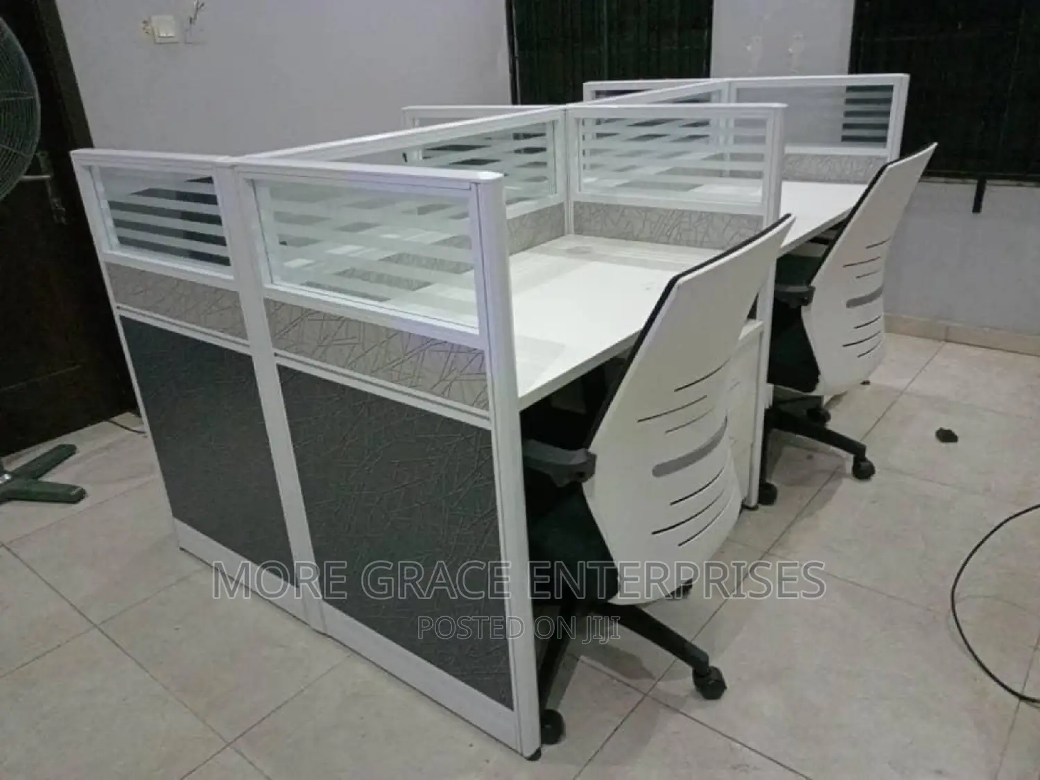 Office Workstation Four Partitions