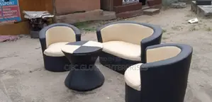 4 Seaters Bucket Chair + Table