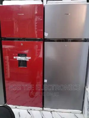 Hisense Fridge and Freezer With Dispenser