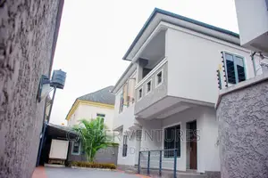 Furnished 5bdrm Duplex in Chevron for sale
