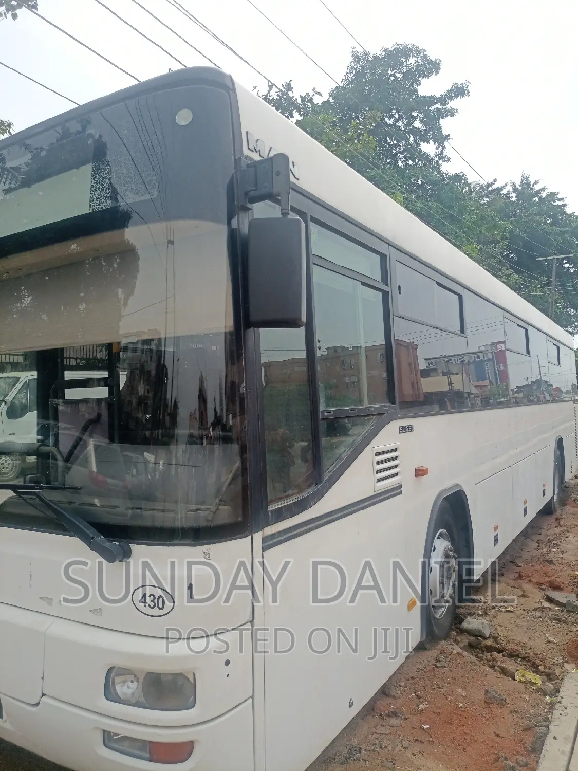 Bus 2015 White