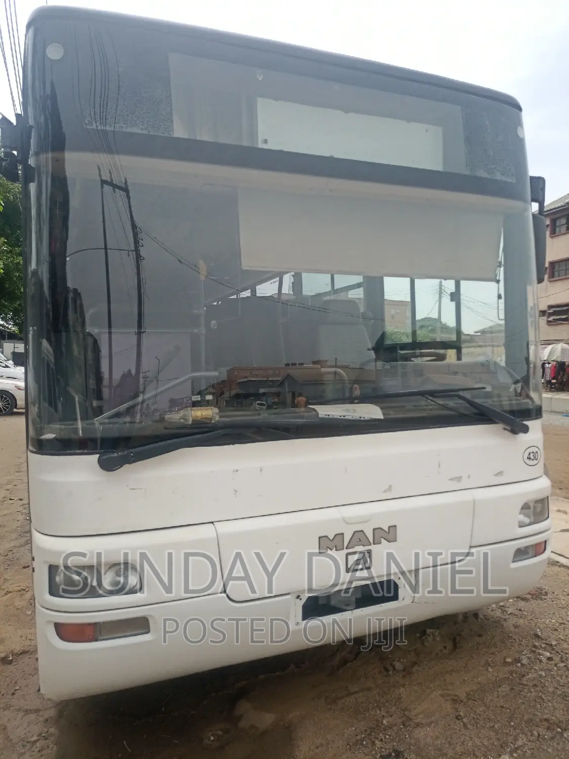 Bus 2015 White