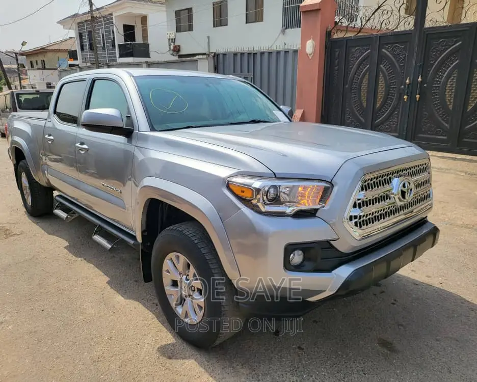 Toyota Tacoma 2017 Silver