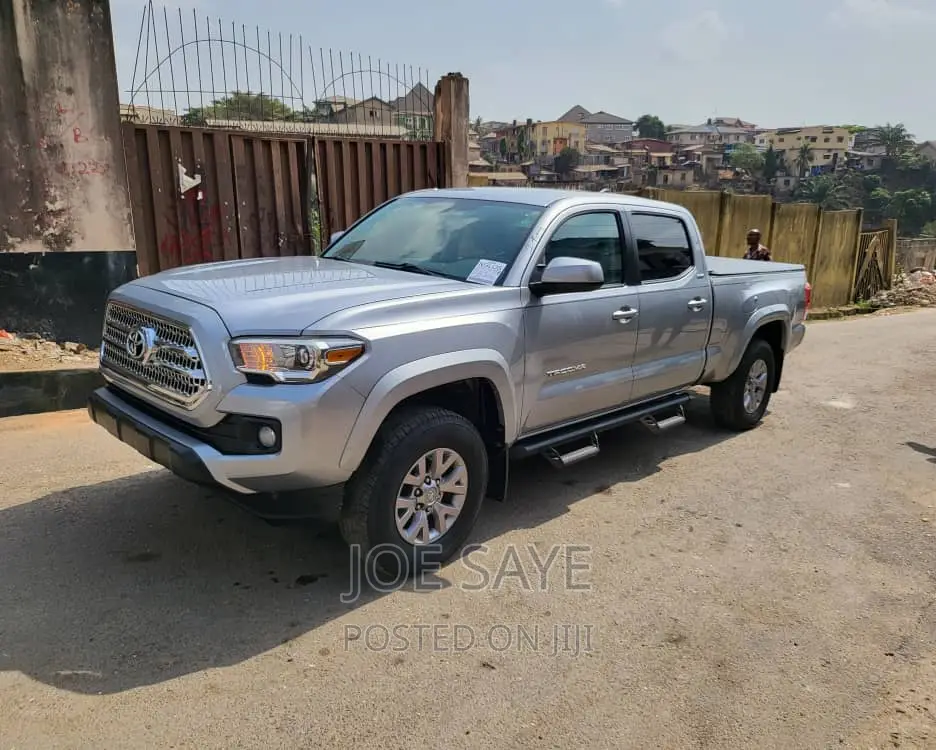 Toyota Tacoma 2017 Silver