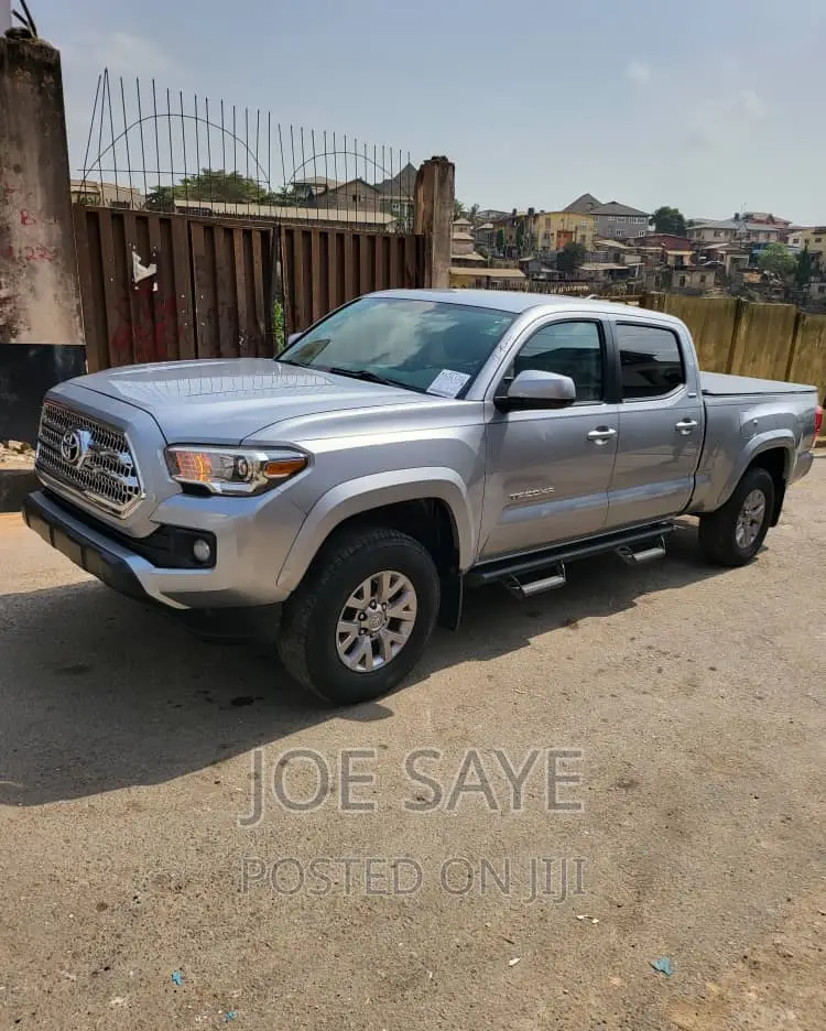 Toyota Tacoma 2017 Silver