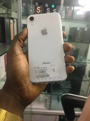 Apple iPhone XR 64 GB White