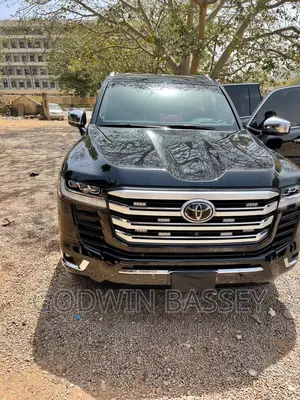 2022 New Face Landcruiser Available for Hire