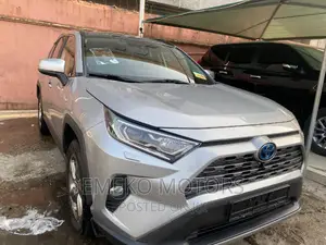 Toyota RAV4 Limited 2022 Silver