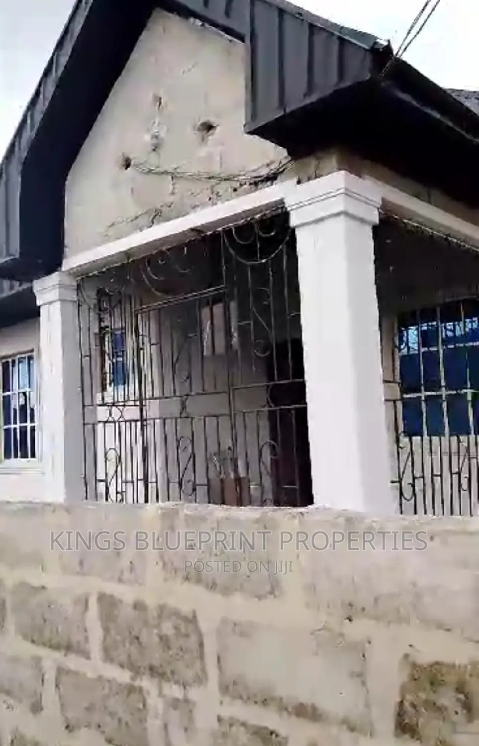 3bdrm Bungalow in Egbo Road, Warri for sale
