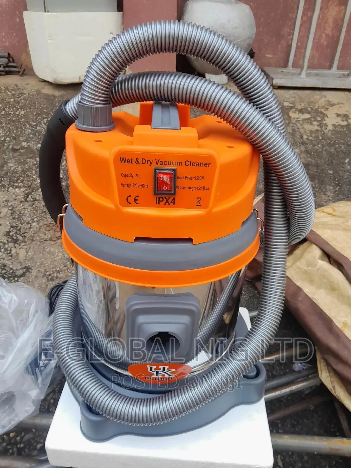 Uk Wet and Vaccum Cleaner
