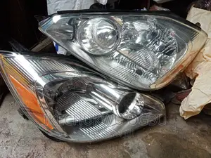 Headlamp Toyota Sienna 2005 Model