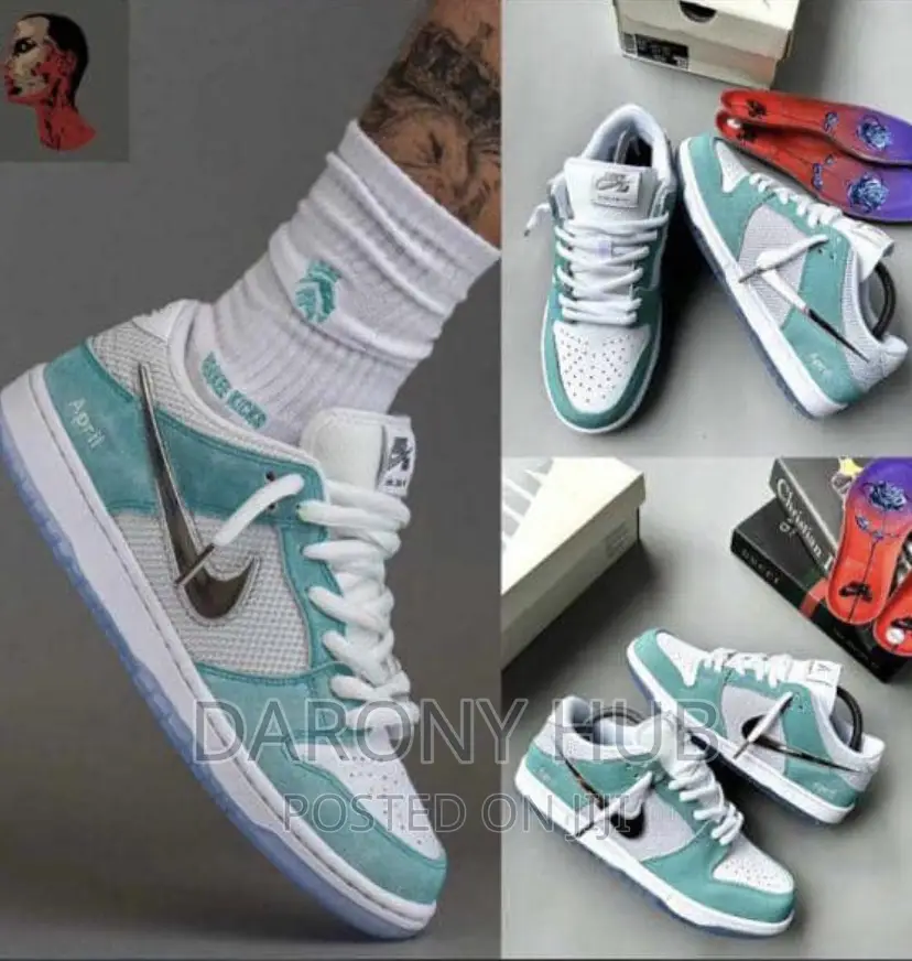 Classy NIKE Original Charge Low Canvas