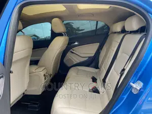 Mercedes-Benz GLA 250 2016 Blue