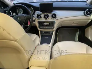 Mercedes-Benz GLA 250 2016 Blue