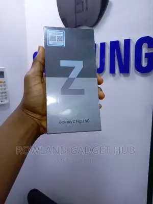 New Samsung Galaxy Z Flip3 5G 256 GB Black