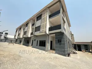 4bdrm Duplex in Wuye Abuja for sale