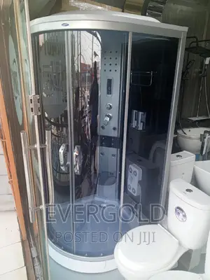 100×100 Shower Room With Complete Accessories