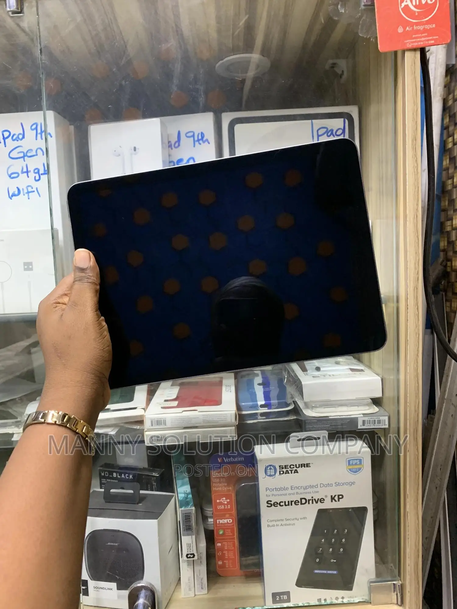 Apple iPad Air (2022) 64 GB Black