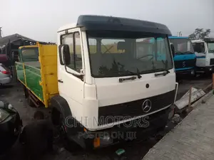 Mercedes White Green Puket